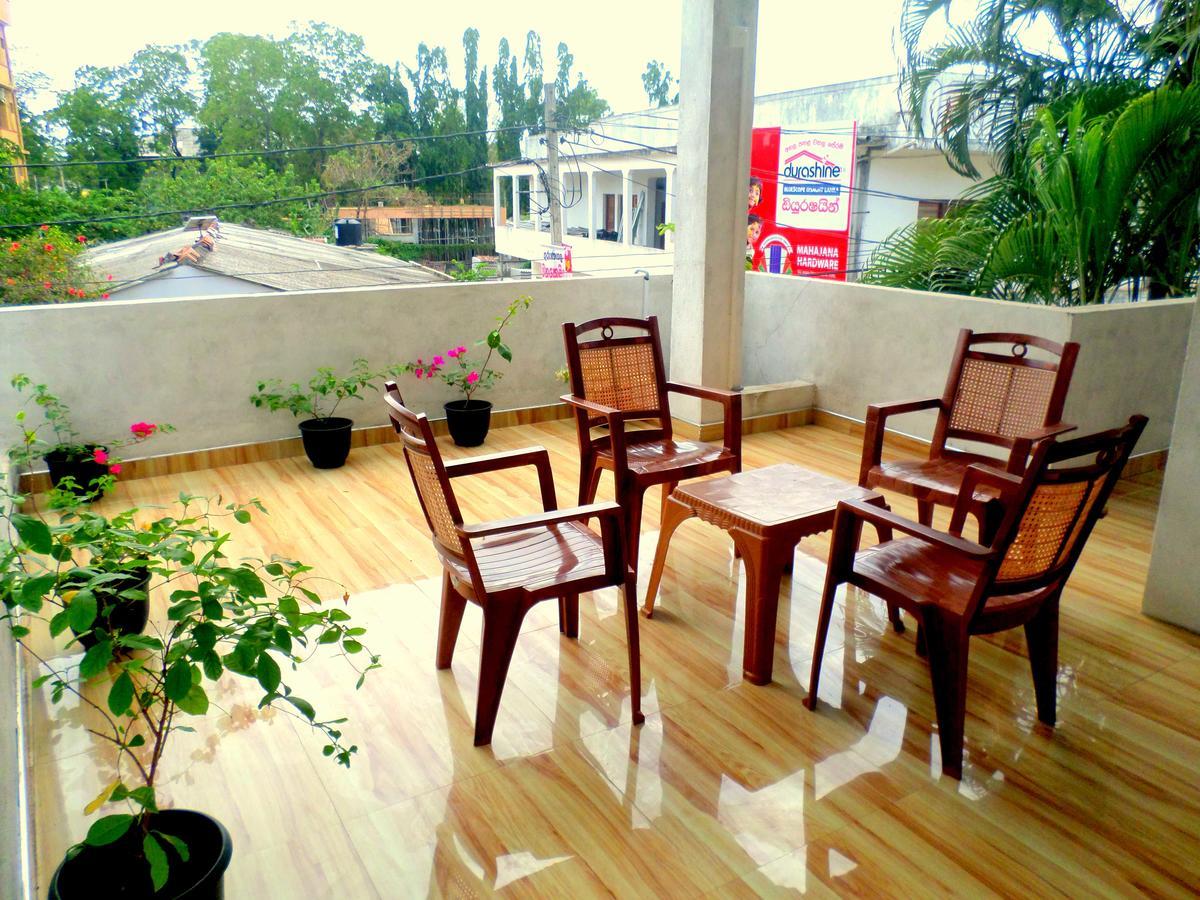 Lion Rest Hotell Anuradhapura Exteriör bild