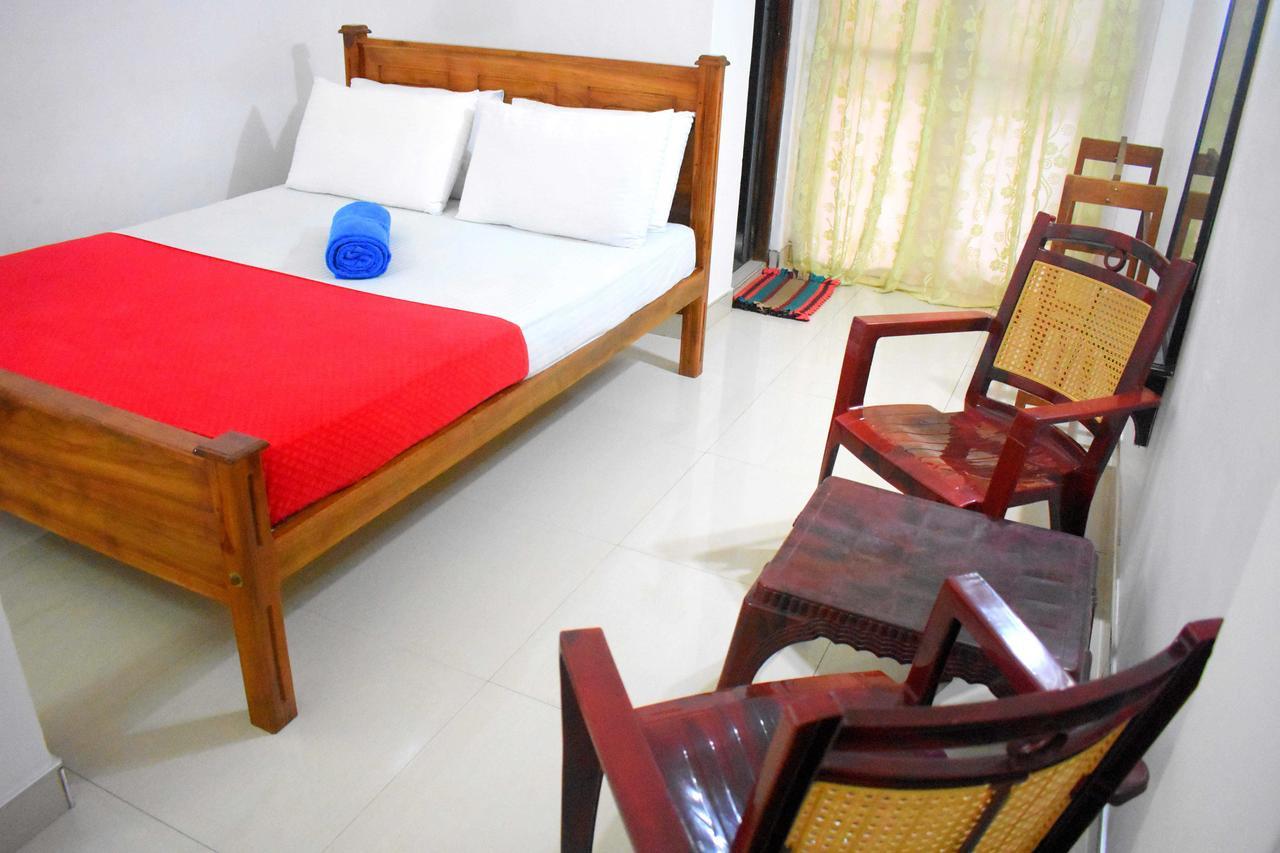 Lion Rest Hotell Anuradhapura Exteriör bild