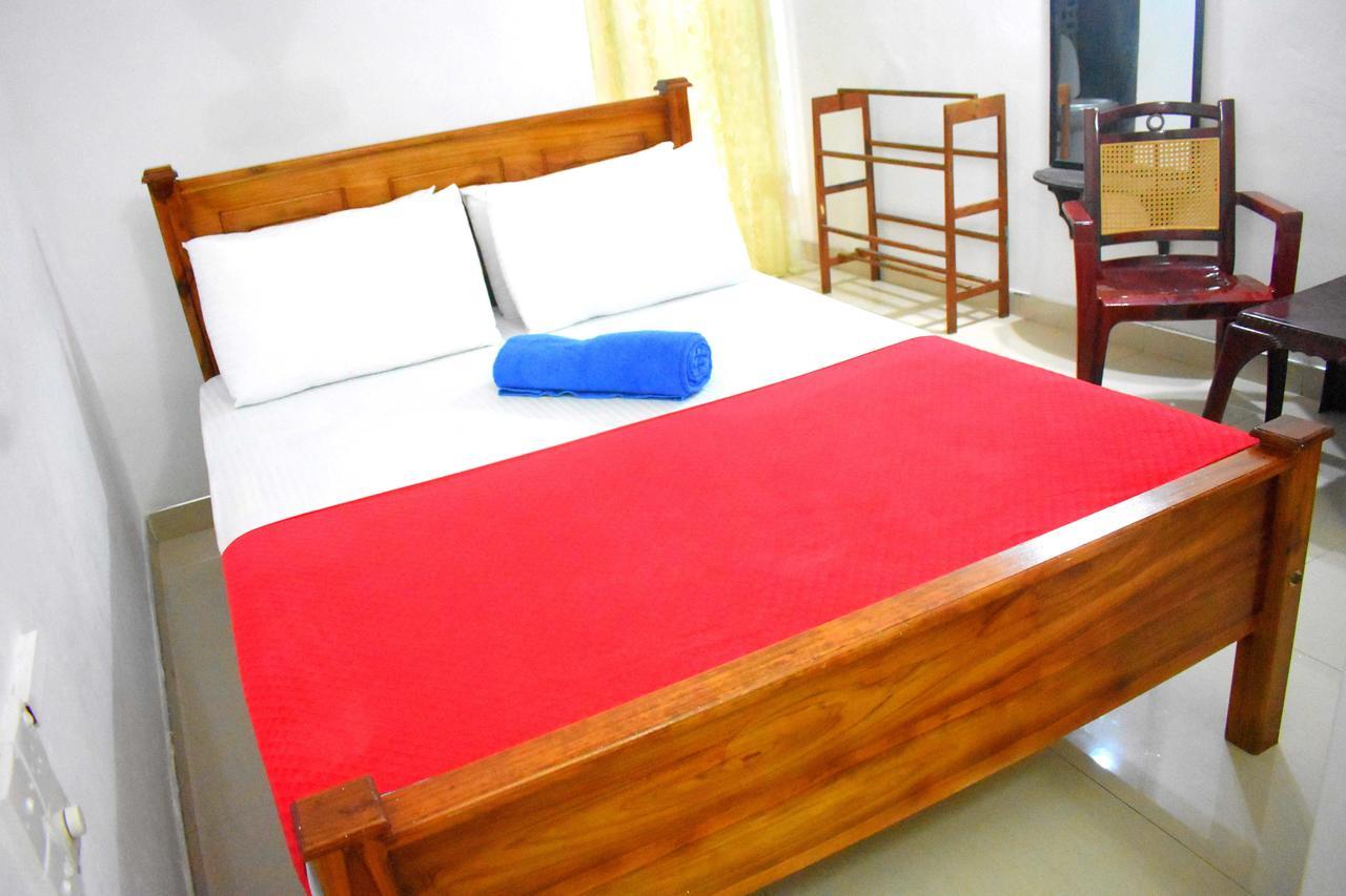 Lion Rest Hotell Anuradhapura Exteriör bild