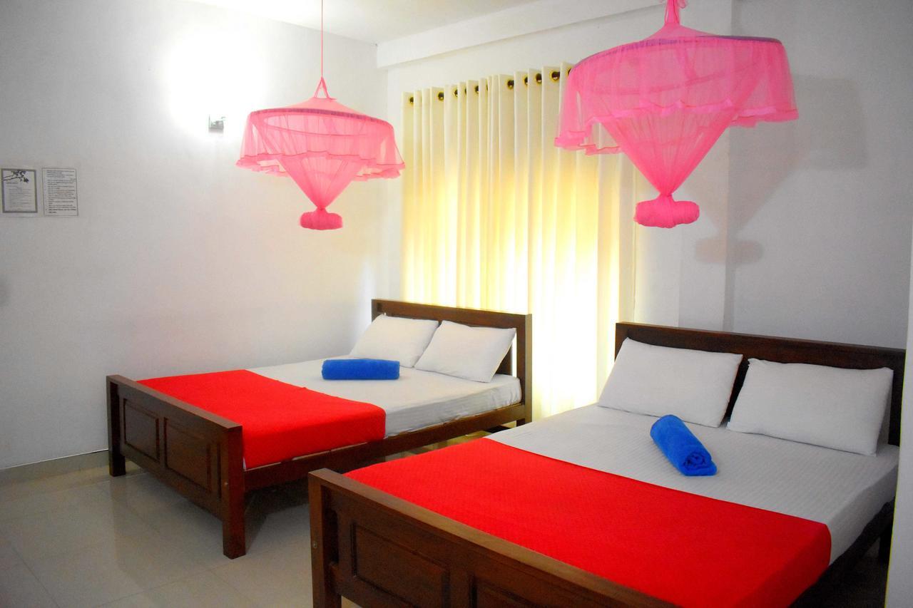 Lion Rest Hotell Anuradhapura Exteriör bild