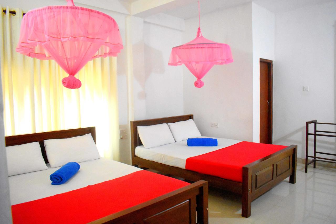 Lion Rest Hotell Anuradhapura Exteriör bild