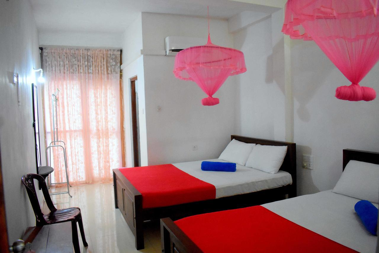 Lion Rest Hotell Anuradhapura Exteriör bild