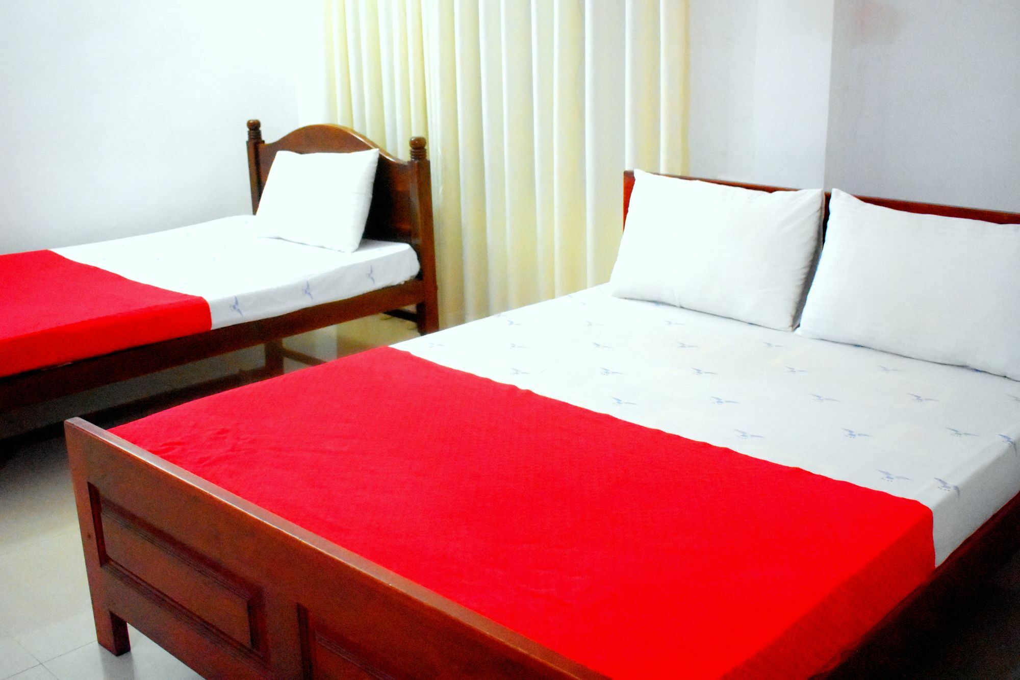 Lion Rest Hotell Anuradhapura Exteriör bild