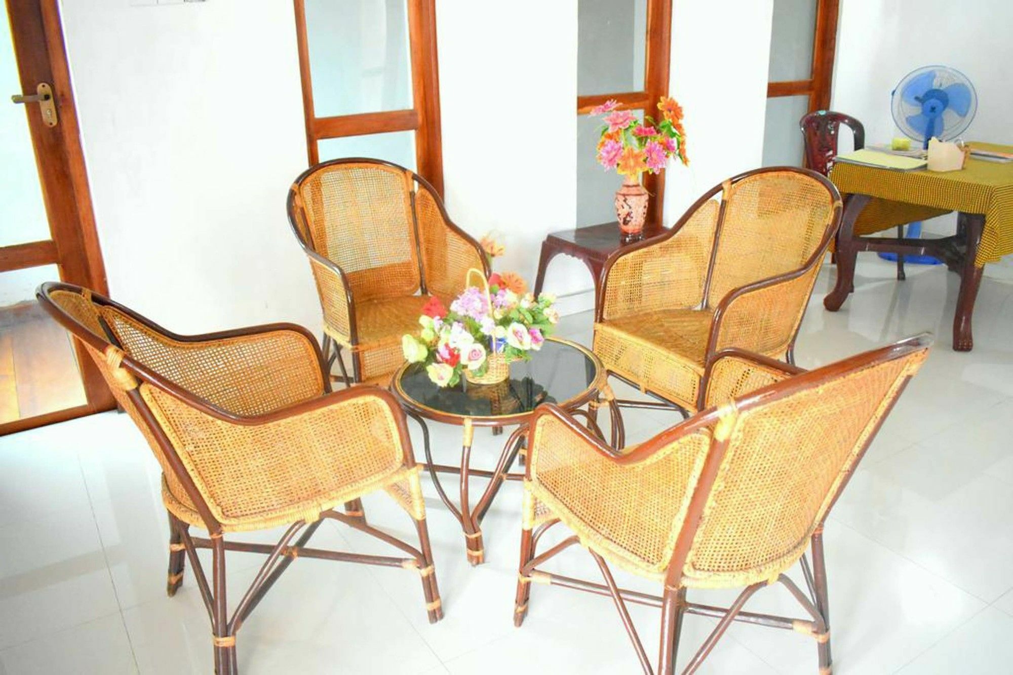 Lion Rest Hotell Anuradhapura Exteriör bild